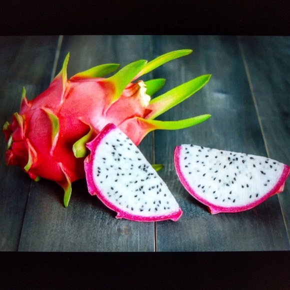 Dragon Fruit Seeds - Picture 1 of 5